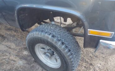 Chevrolet-Blazer-34-ton-chevrolet-1982-grey-2