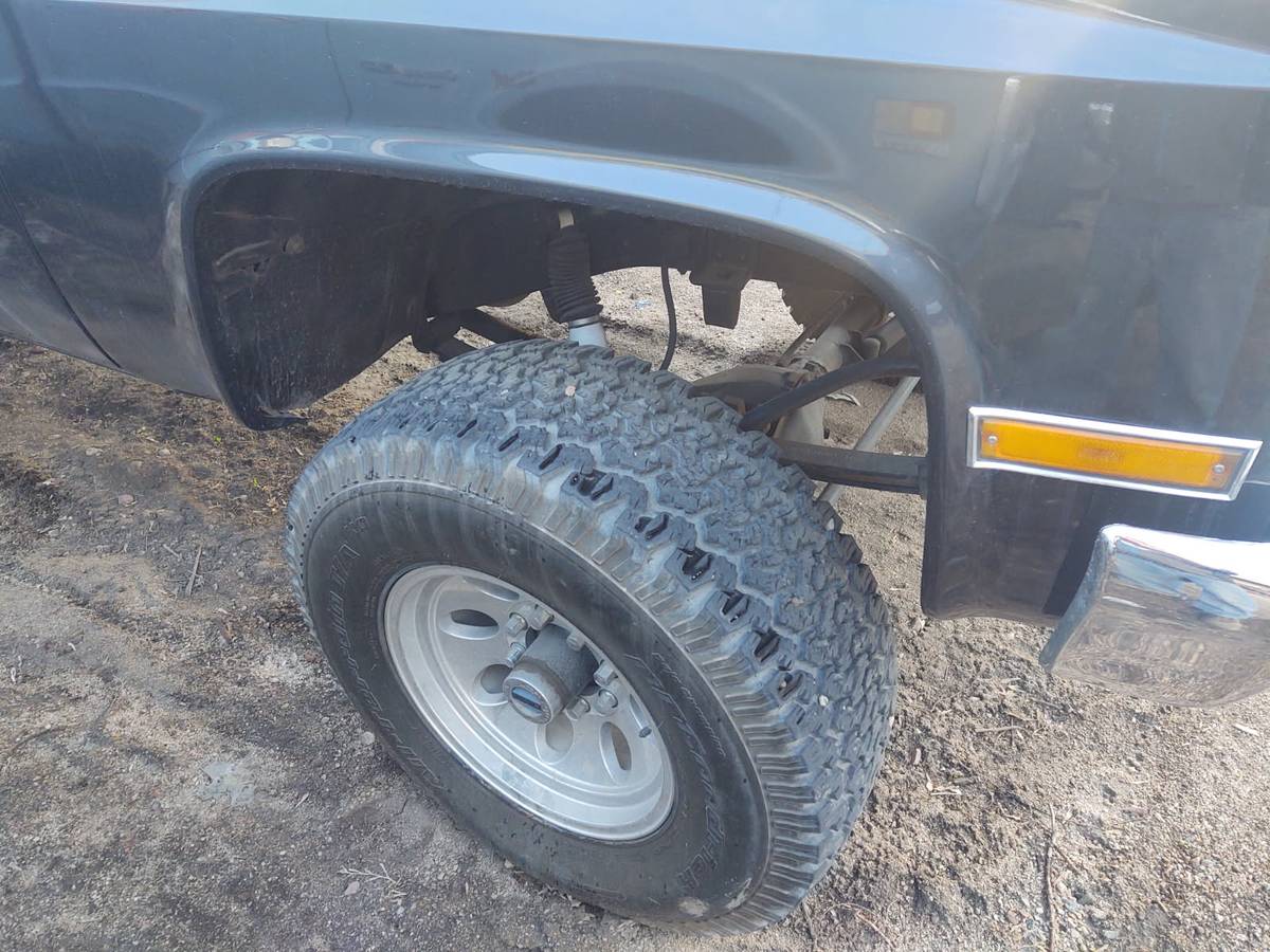 Chevrolet-Blazer-34-ton-chevrolet-1982-grey-2