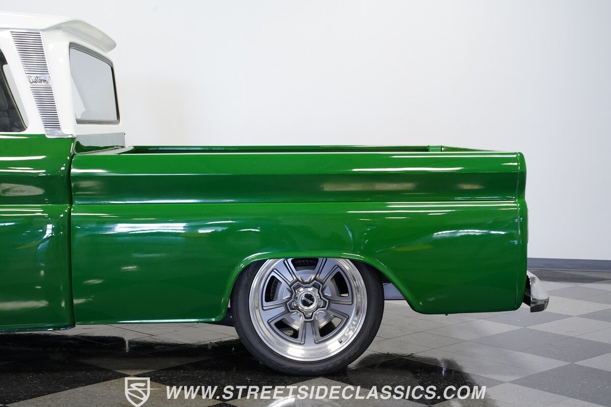 Chevrolet-C-10-1965-Pickup-Truck-24