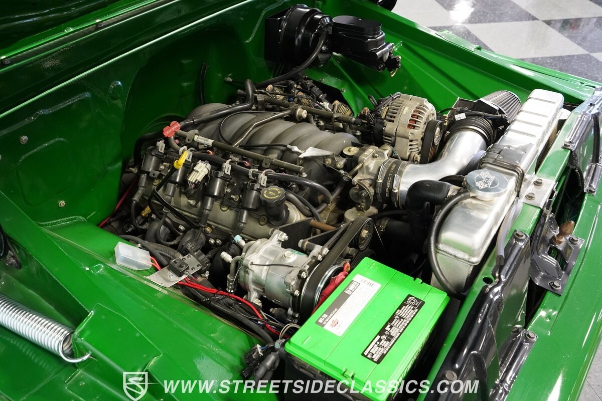 Chevrolet-C-10-1965-Pickup-Truck-35