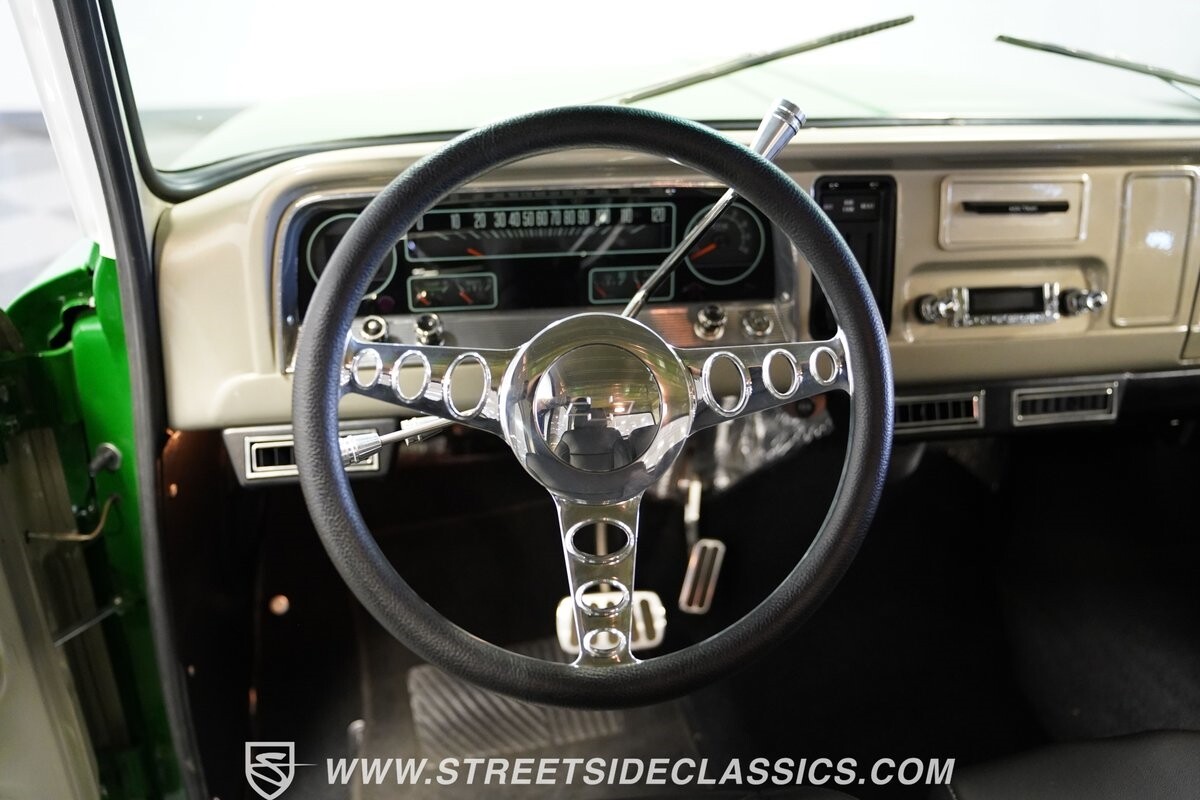 Chevrolet-C-10-1965-Pickup-Truck-39
