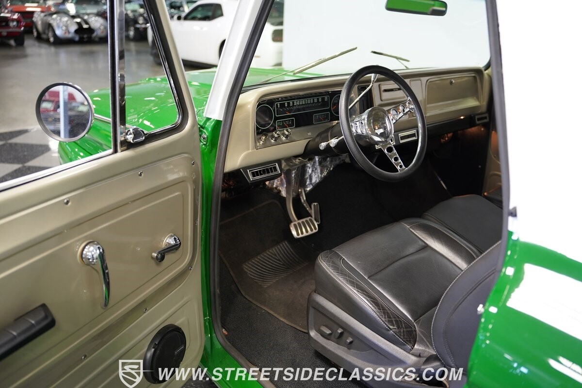 Chevrolet-C-10-1965-Pickup-Truck-4