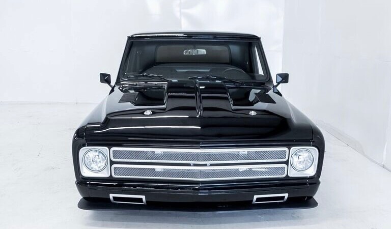 Chevrolet-C-10-1967-Standard-Cab-Pickup-2