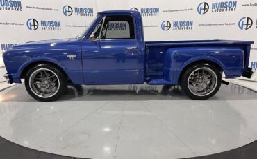 Chevrolet-C-10-1968-Step-Side-Pickup-1