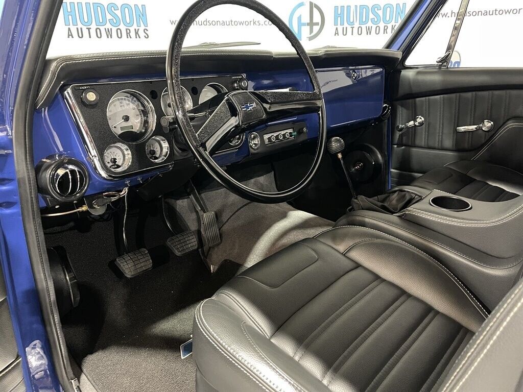 Chevrolet-C-10-1968-Step-Side-Pickup-12