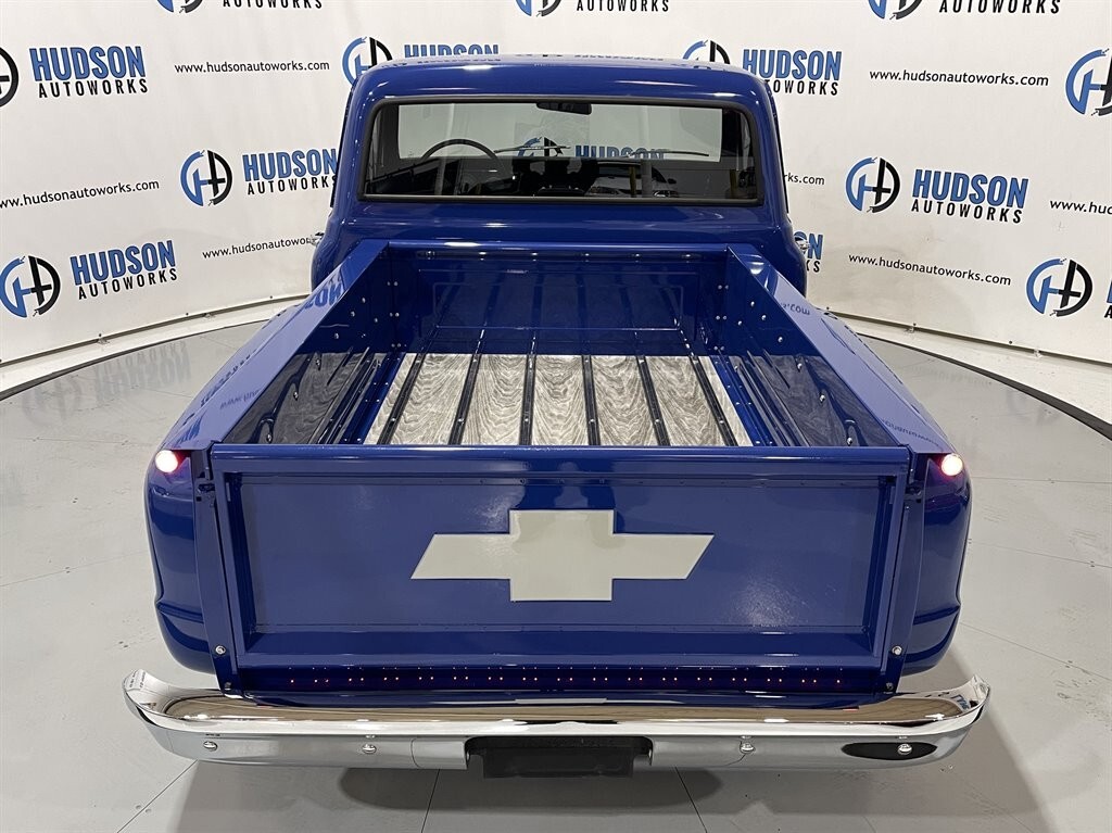 Chevrolet-C-10-1968-Step-Side-Pickup-4