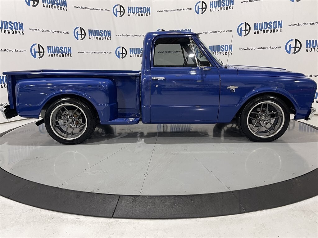 Chevrolet-C-10-1968-Step-Side-Pickup-6