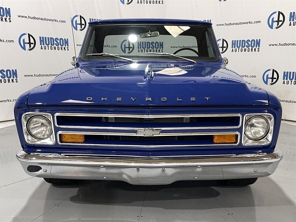 Chevrolet-C-10-1968-Step-Side-Pickup-8