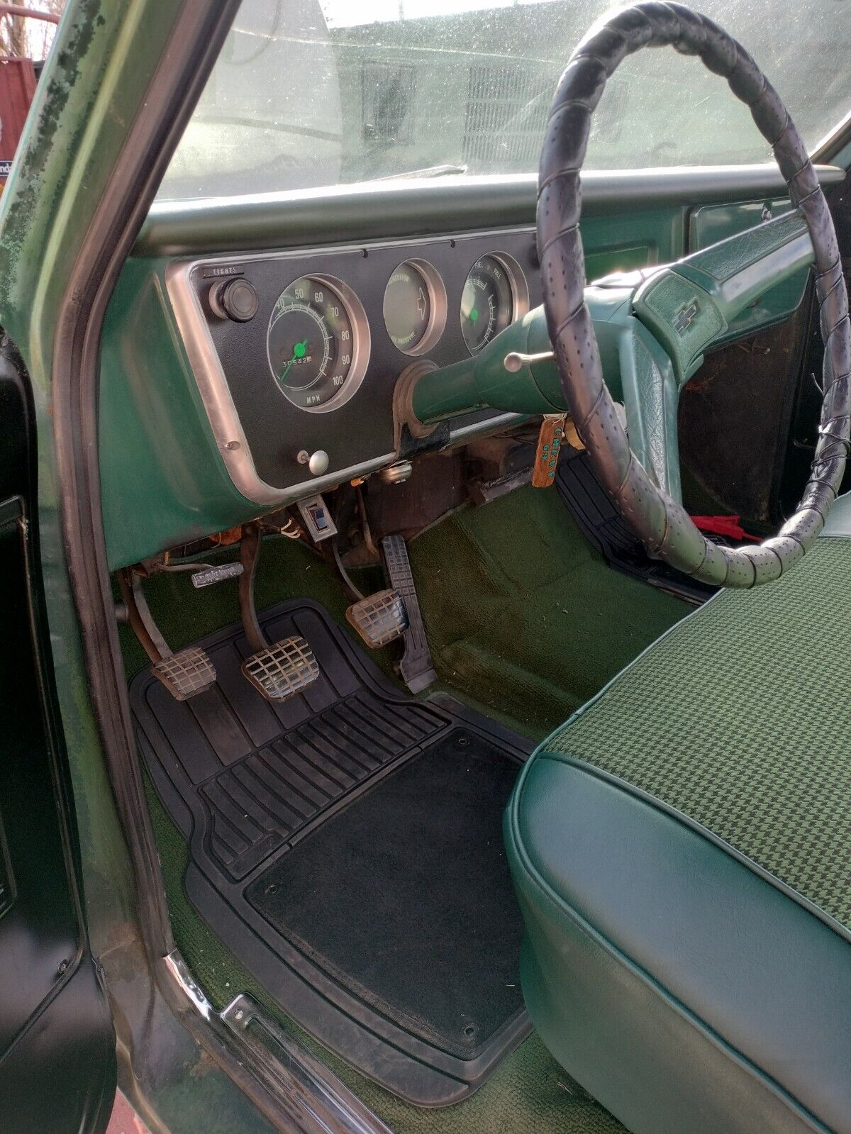 Chevrolet-C-10-1969-Standard-Cab-Pickup-15