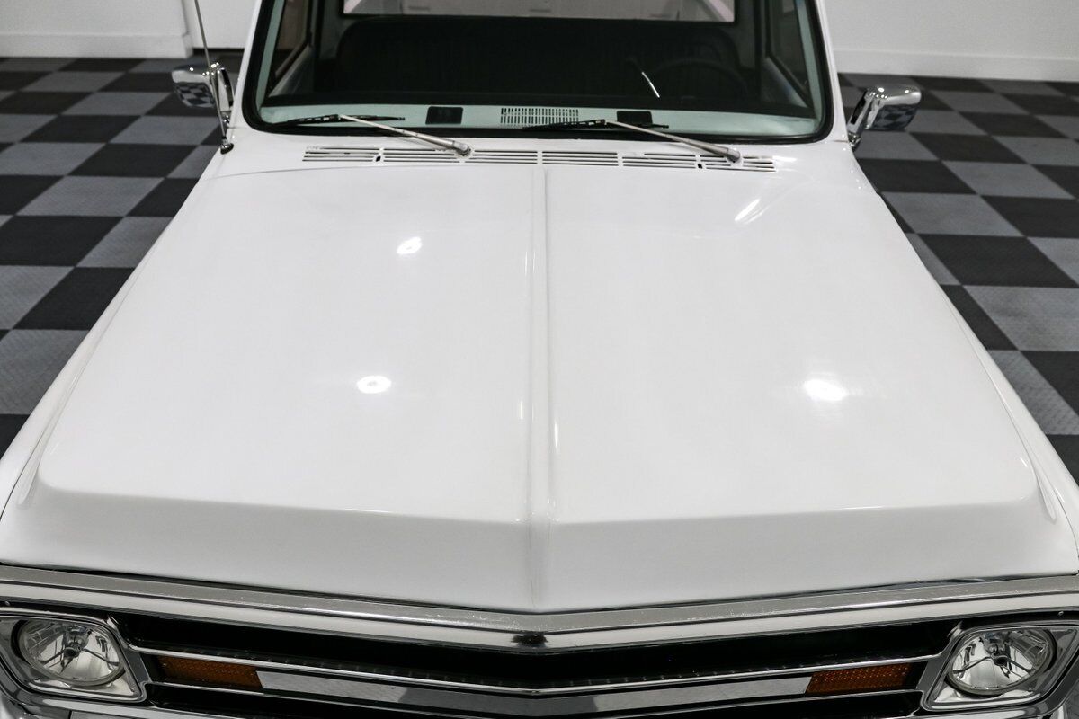 Chevrolet-C-10-1970-Pickup-Truck-2