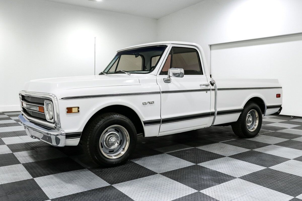 Chevrolet-C-10-1970-Pickup-Truck-3