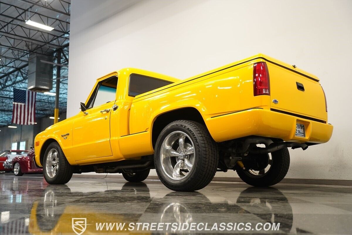 Chevrolet-C-10-1972-Pickup-Truck-23