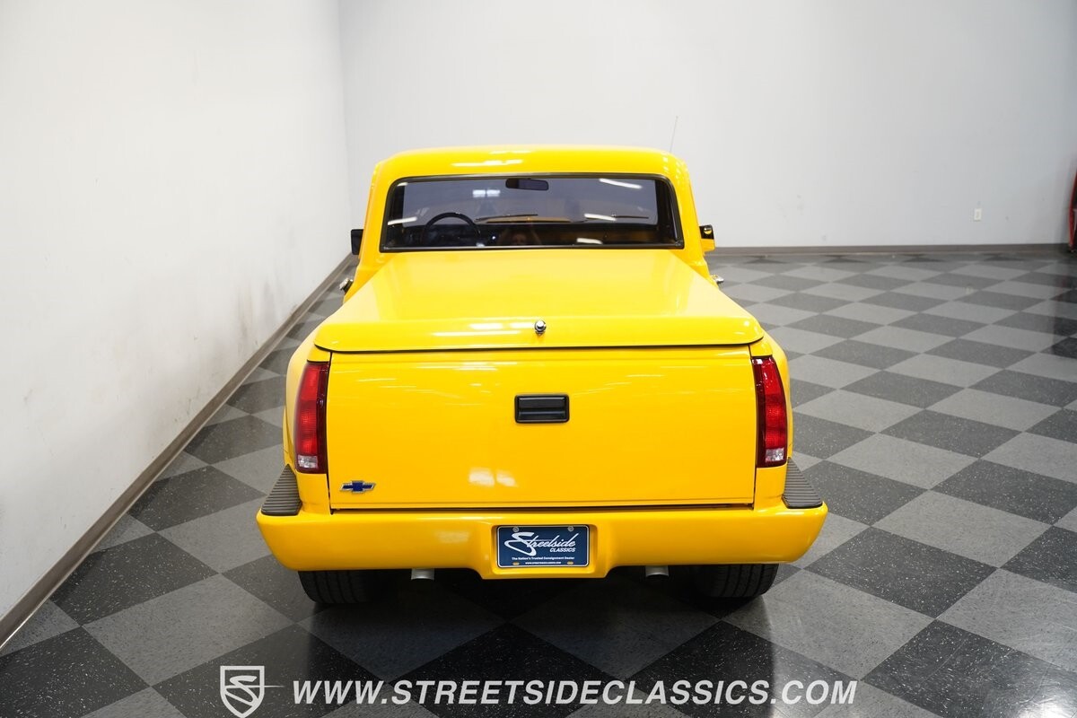 Chevrolet-C-10-1972-Pickup-Truck-25