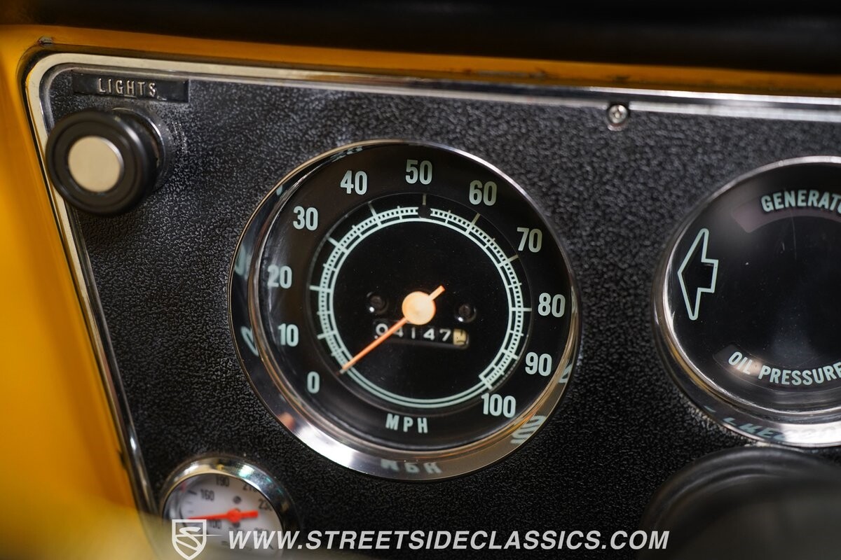 Chevrolet-C-10-1972-Pickup-Truck-38