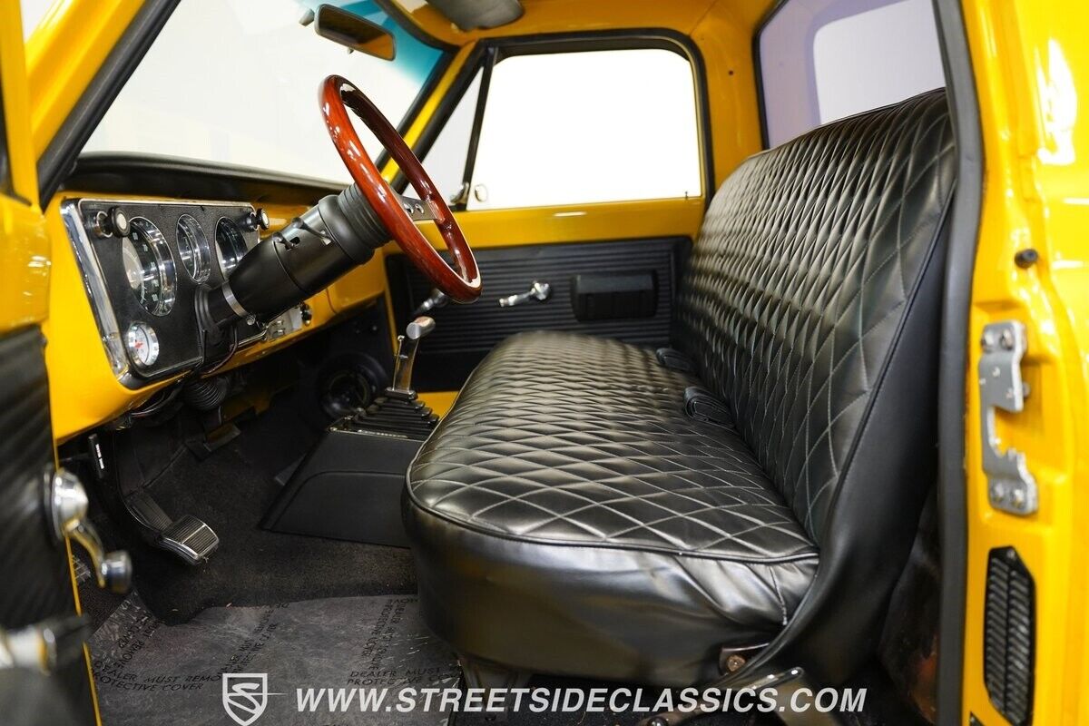 Chevrolet-C-10-1972-Pickup-Truck-4