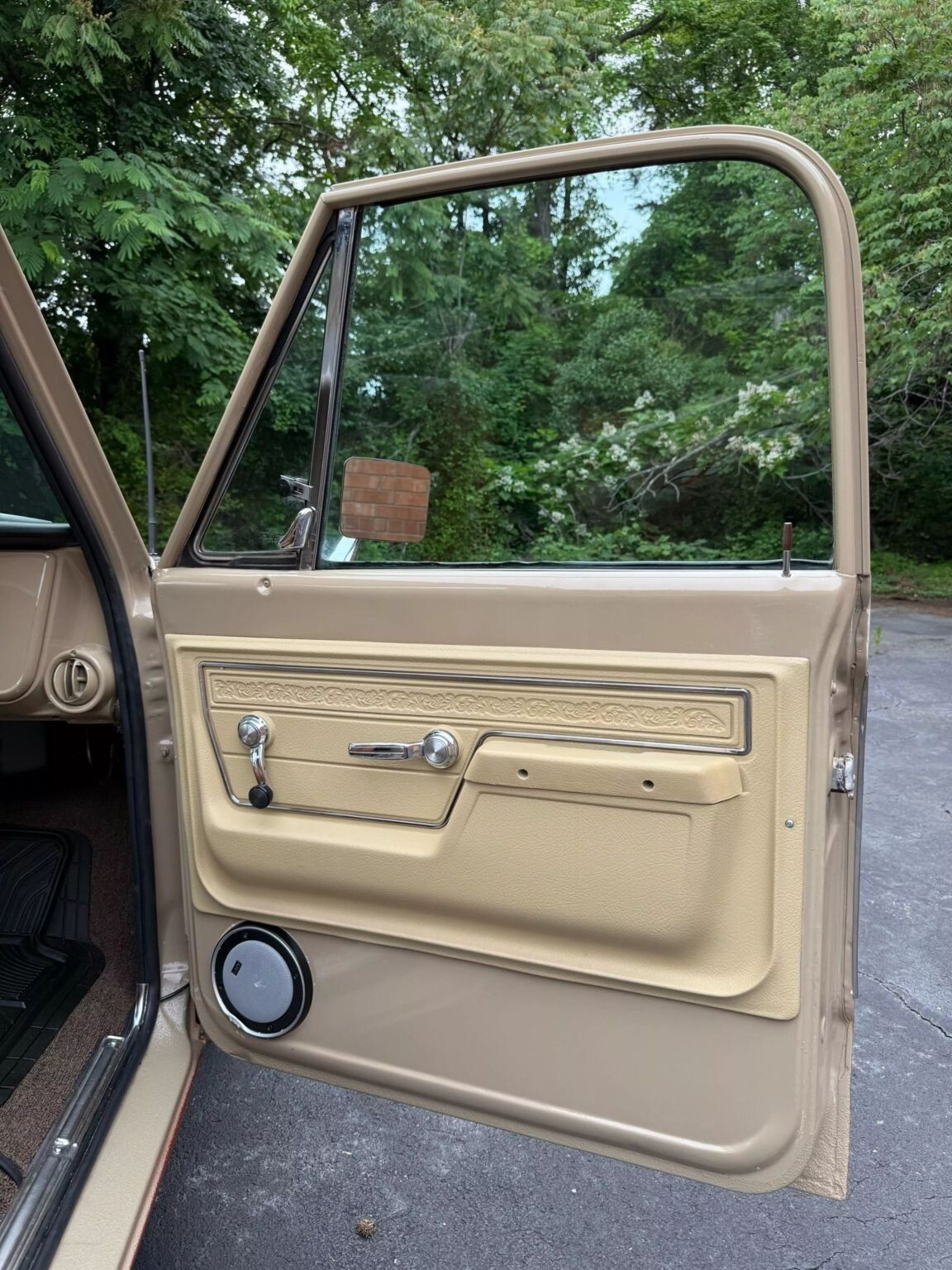 Chevrolet-C-10-1972-Standard-Cab-Pickup-12