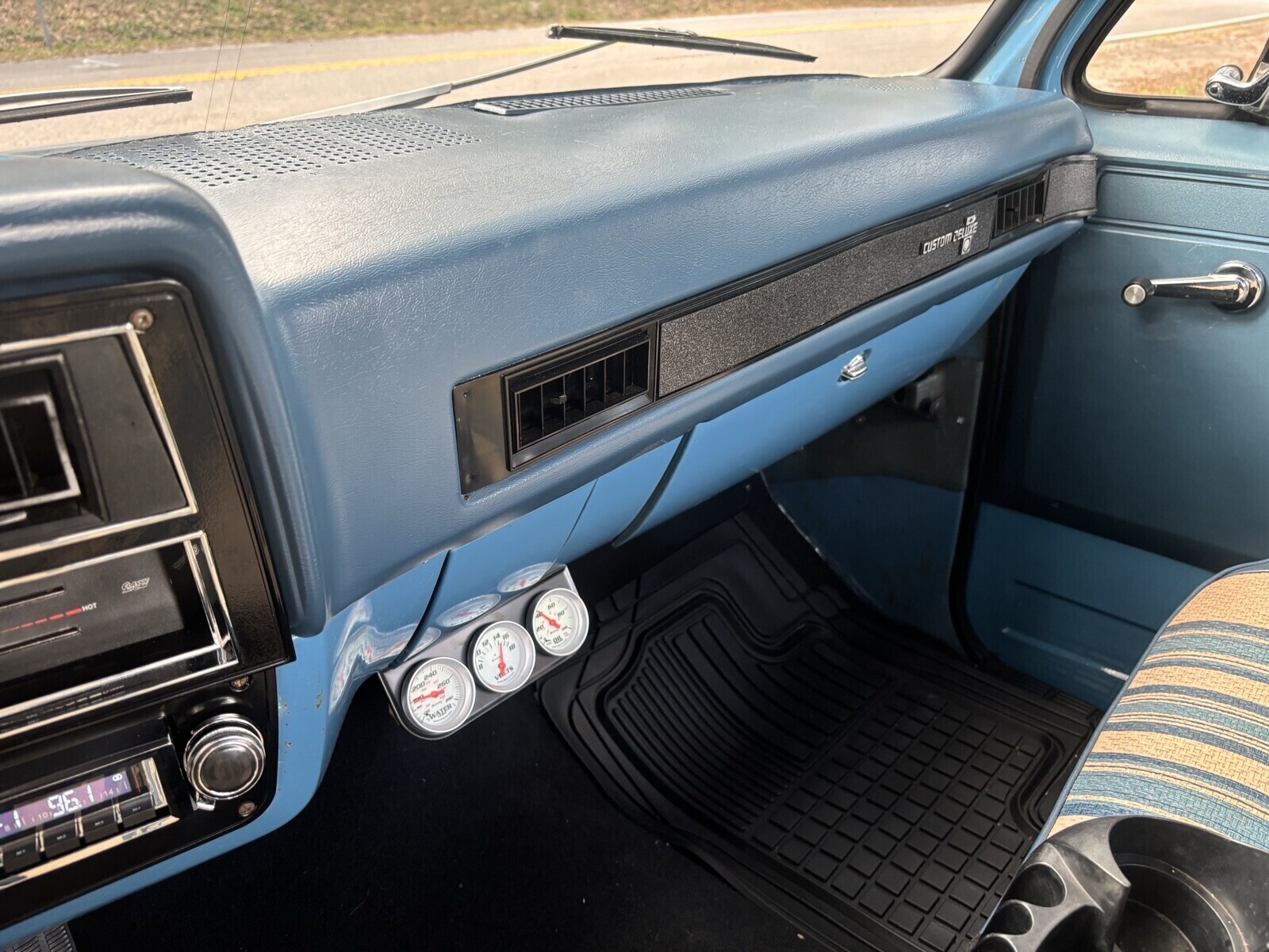 Chevrolet-C-10-1981-24