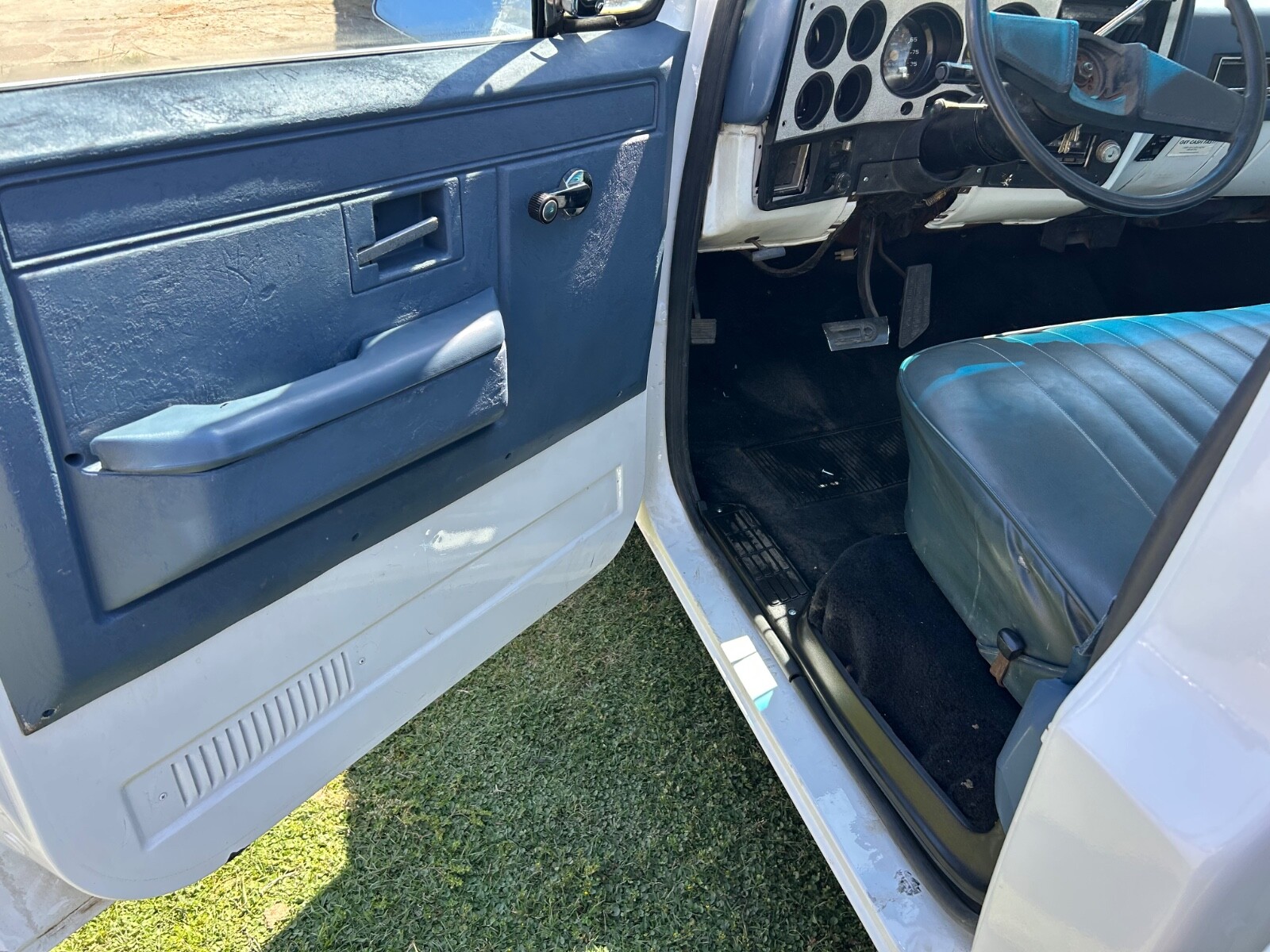 Chevrolet-C-10-1981-Standard-Cab-Pickup-17