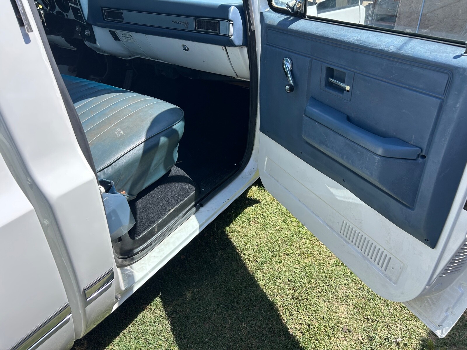 Chevrolet-C-10-1981-Standard-Cab-Pickup-19