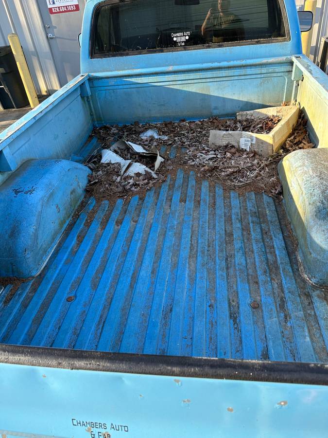 Chevrolet-C-10-1983-blue-2