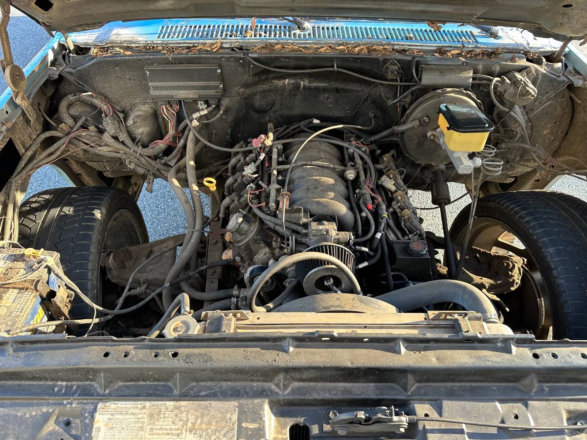 Chevrolet-C-10-1983-blue-6