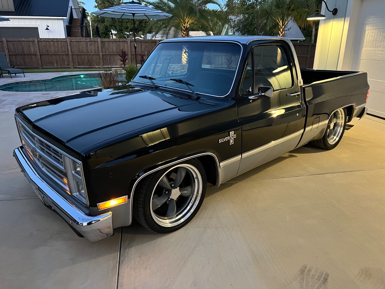 Chevrolet-C-10-1984-Standard-Cab-Pickup-2