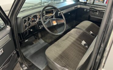 Chevrolet-C-10-1984-Standard-Cab-Pickup-25