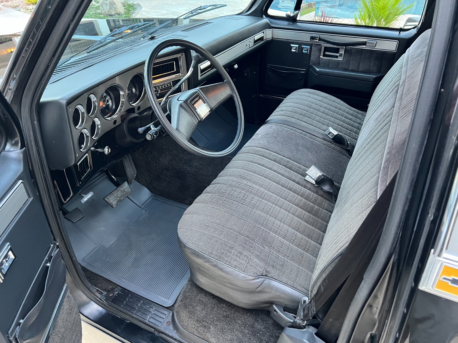 Chevrolet-C-10-1984-Standard-Cab-Pickup-26