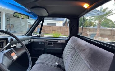 Chevrolet-C-10-1984-Standard-Cab-Pickup-28