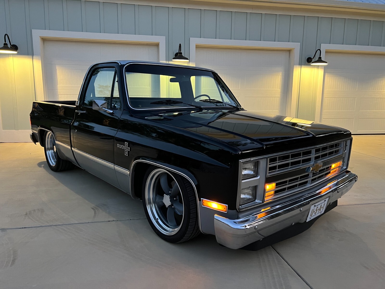 Chevrolet-C-10-1984-Standard-Cab-Pickup-3