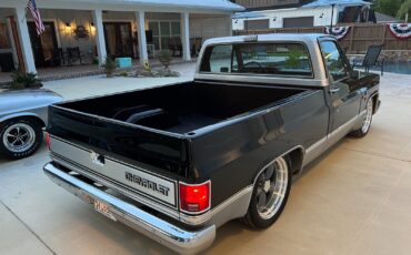 Chevrolet-C-10-1984-Standard-Cab-Pickup-32