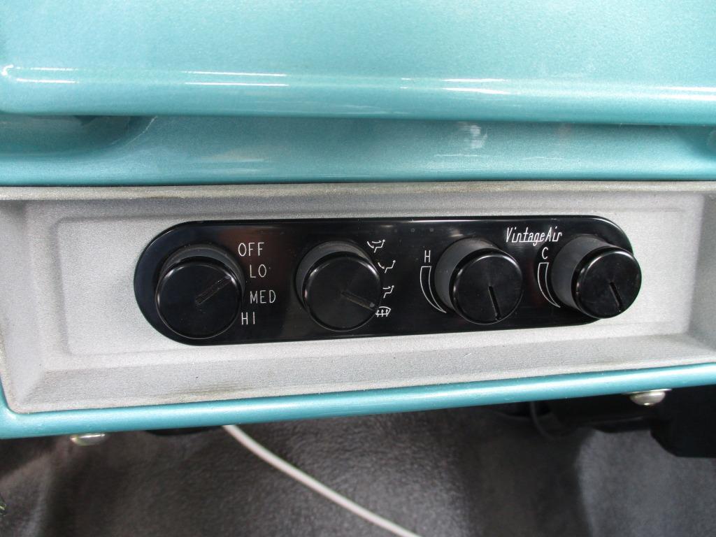 Chevrolet-C-10-LS-Twin-Turbo-Resto-Mod-1967-31