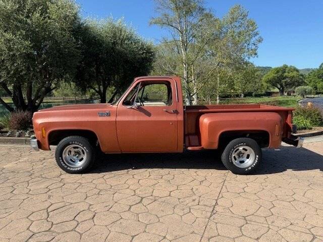 Chevrolet-C-10-custom-deluxe-stepside-1978-red-4