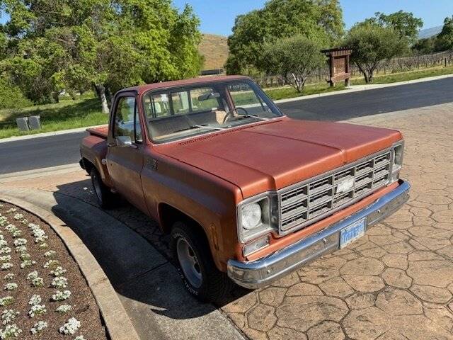Chevrolet-C-10-custom-deluxe-stepside-1978-red-9