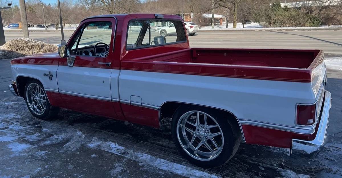 Chevrolet-C-10-silverado-truck-1986-red-1