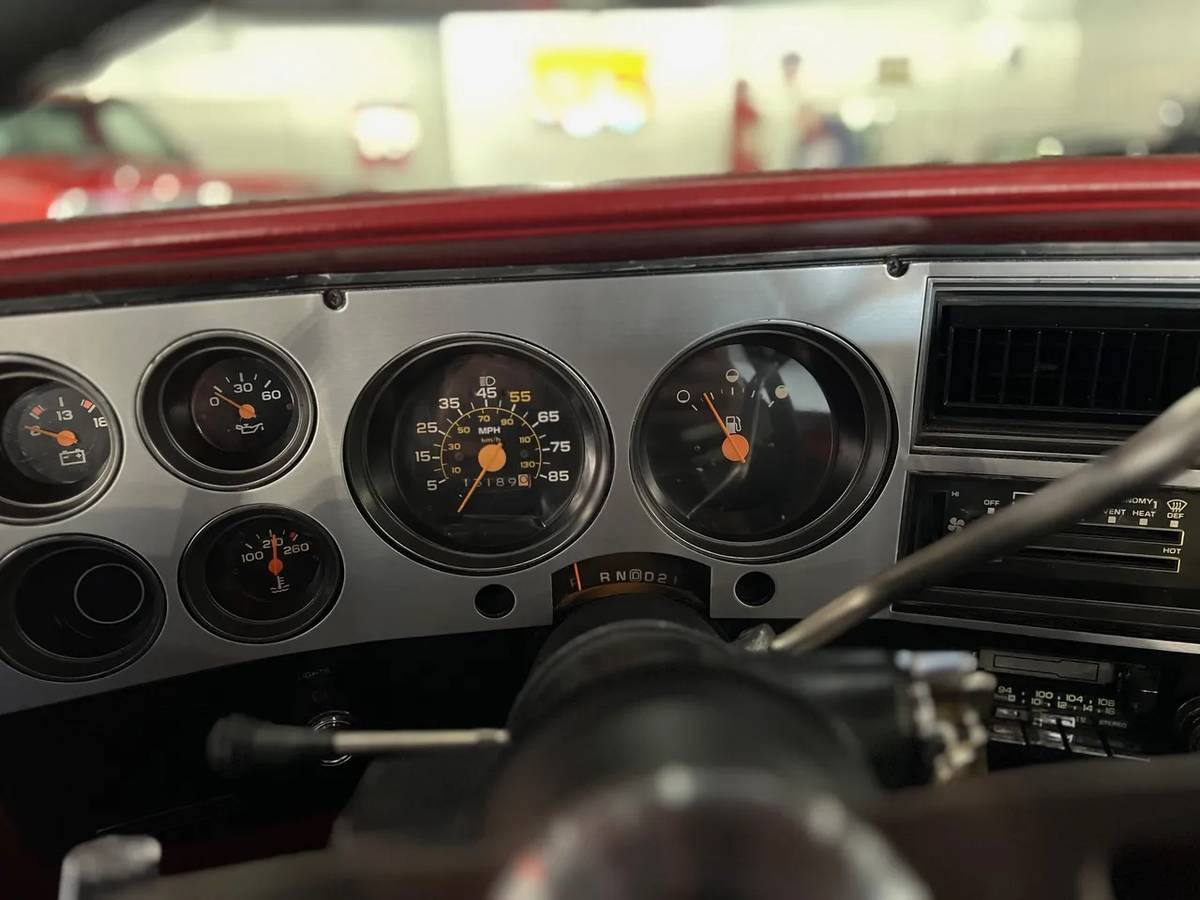 Chevrolet-C-10-silverado-truck-1986-red-10