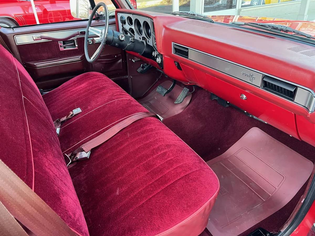 Chevrolet-C-10-silverado-truck-1986-red-13