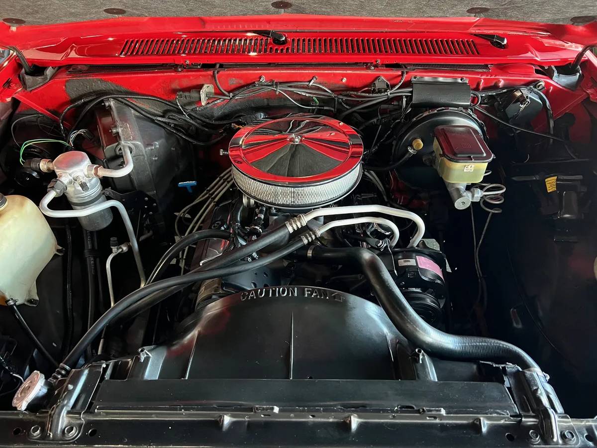 Chevrolet-C-10-silverado-truck-1986-red-16