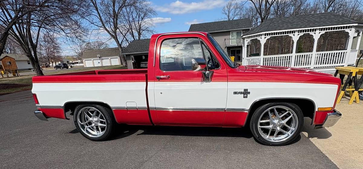 Chevrolet C-10 silverado truck  1986 red