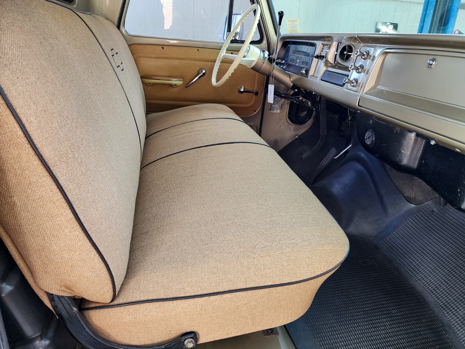 Chevrolet-C-20-Pickup-1964-Pickup-Truck-20