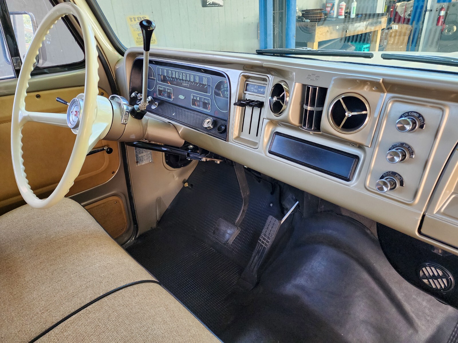 Chevrolet-C-20-Pickup-1964-Pickup-Truck-23