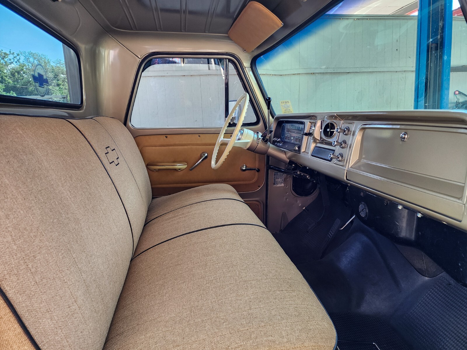 Chevrolet-C-20-Pickup-1964-Pickup-Truck-25