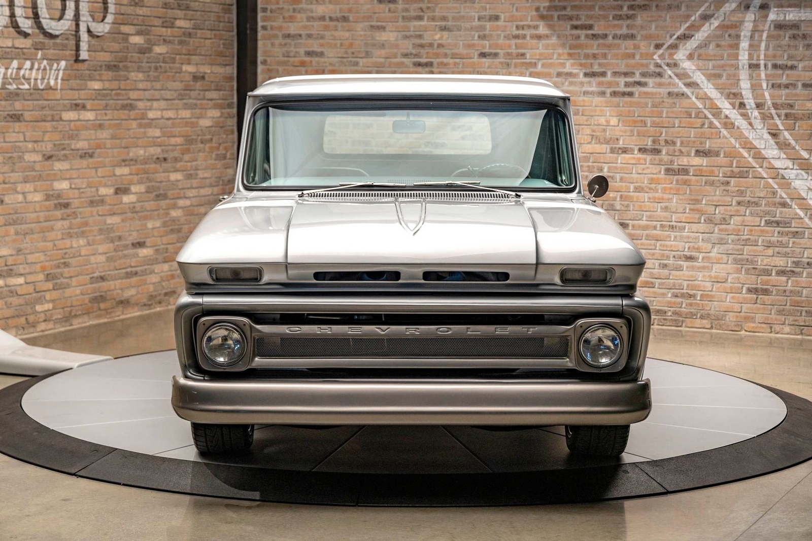 Chevrolet-C10-1966-Pickup-Truck-1