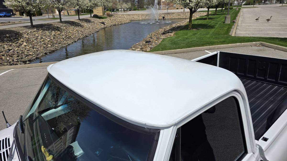 Chevrolet-C10-1968-white-12