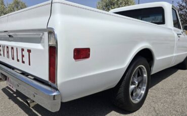 Chevrolet-C10-1968-white-5