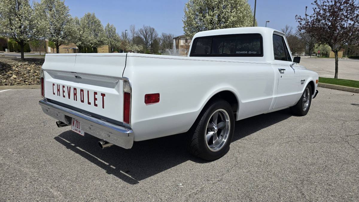 Chevrolet-C10-1968-white-6