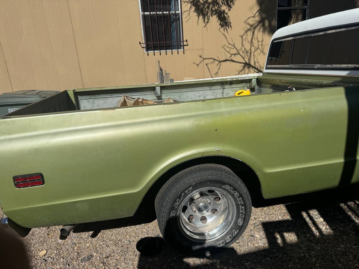 Chevrolet-C10-1972-green-10