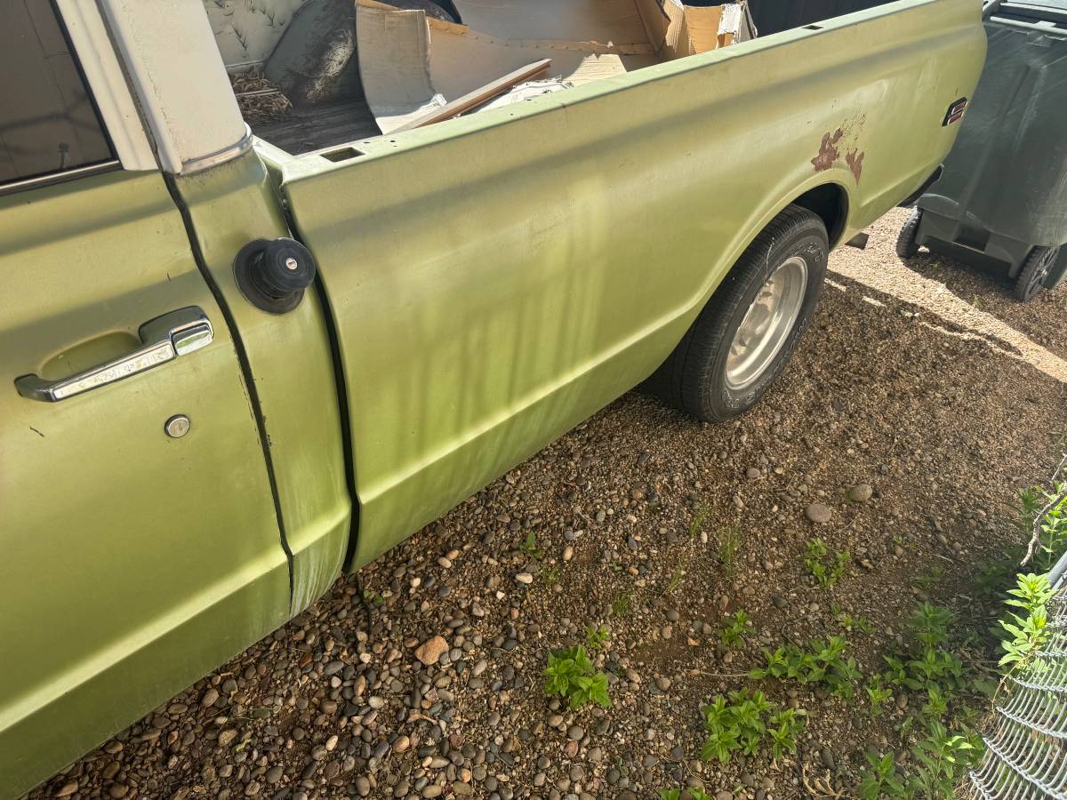 Chevrolet-C10-1972-green-8