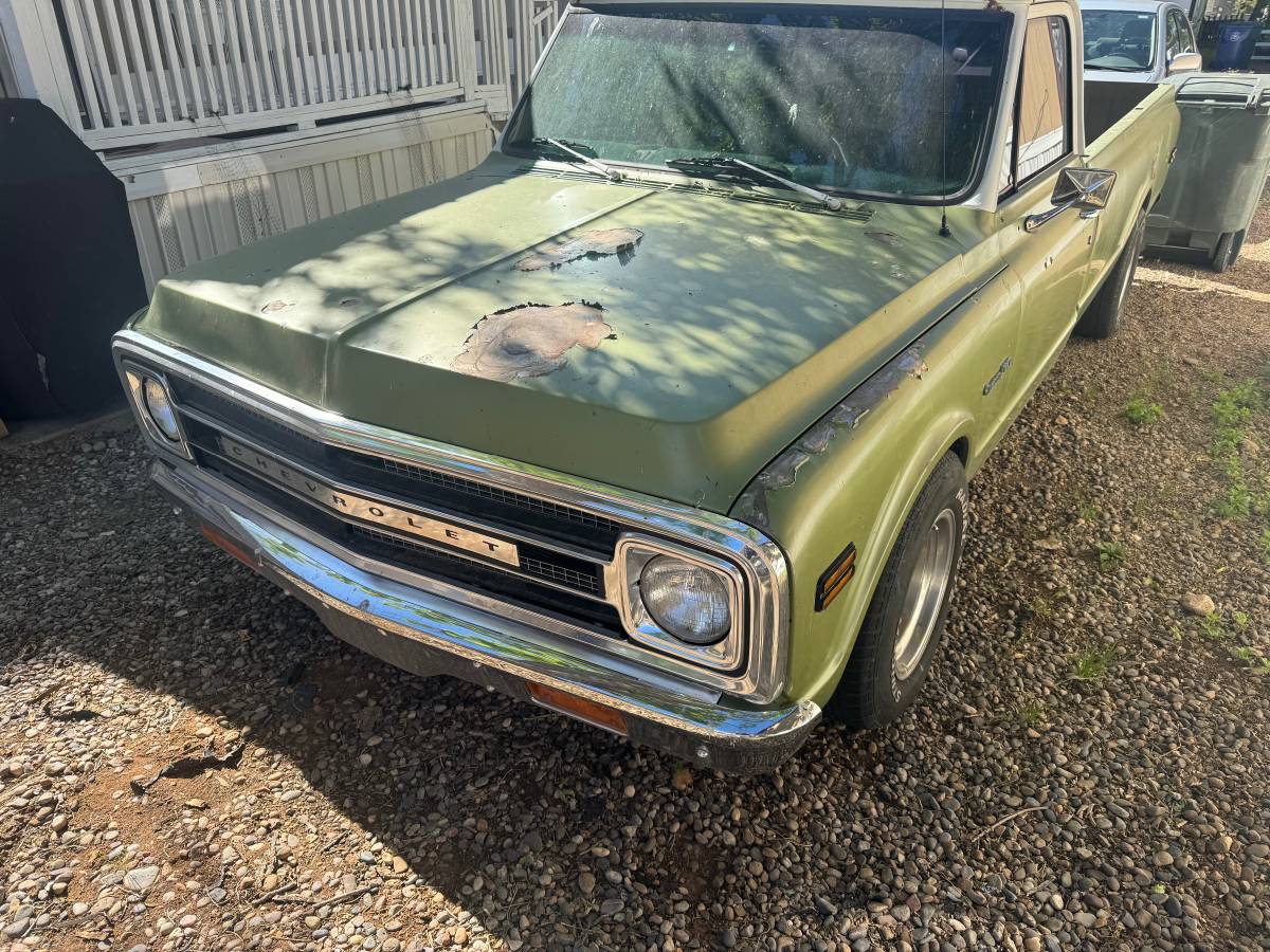 Chevrolet C10  1972 green