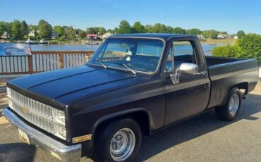 Chevrolet-C10-1982-black-4